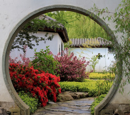 doorgang_in_muur.locatie-chinese-tuin-het-verborgen-rijk-van-ming-in-de-hortus-haren-groningen-b-778a2351a0a6bf5dd79c1af4b9c2465a